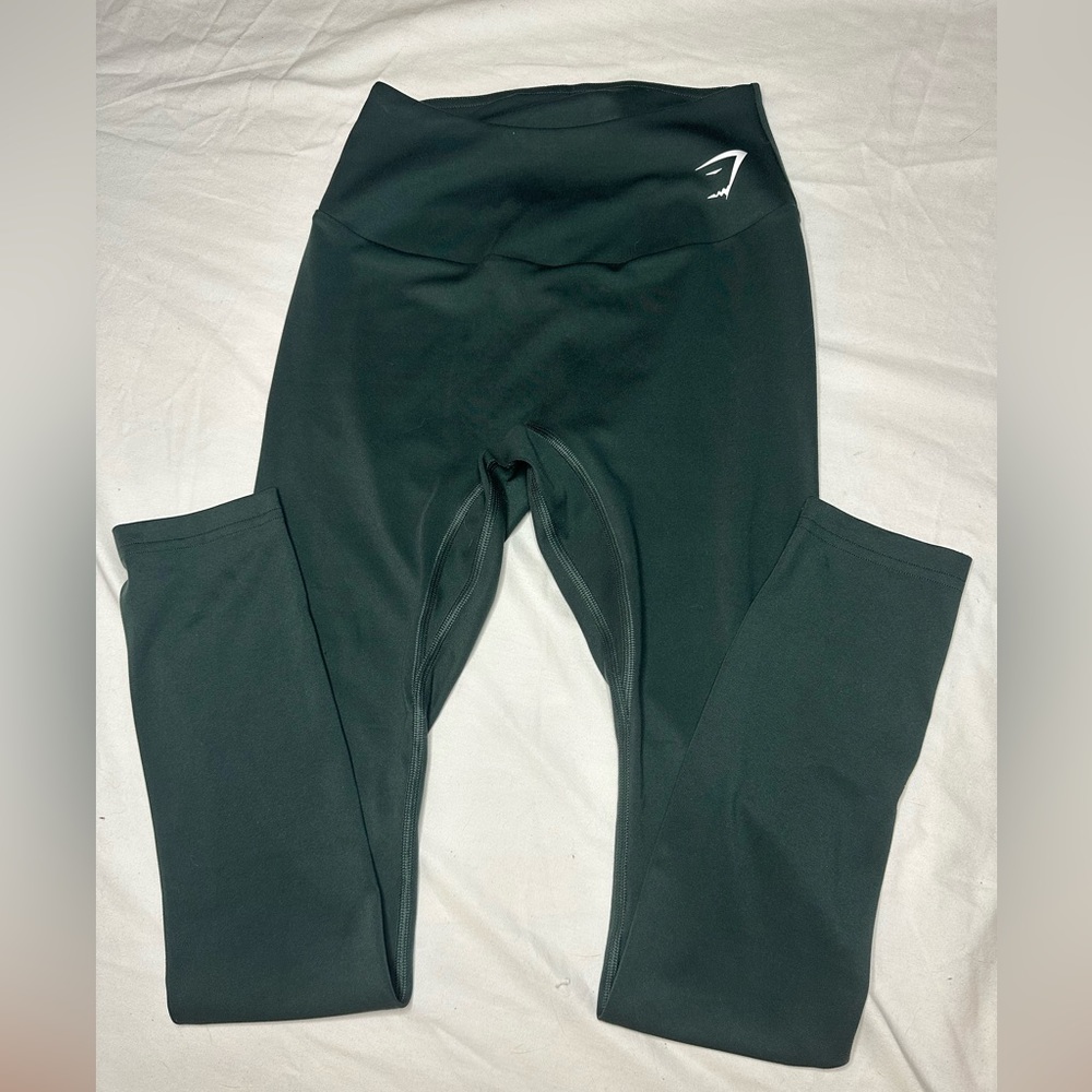 Gym shark leggings